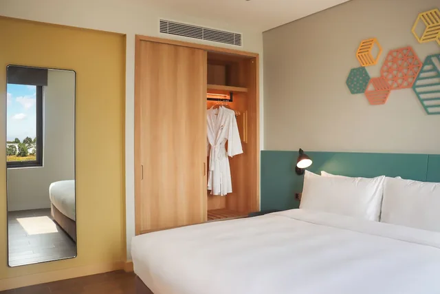 Suite, King Bed, HIIVE by Fusion Binh Duong New City 1/7