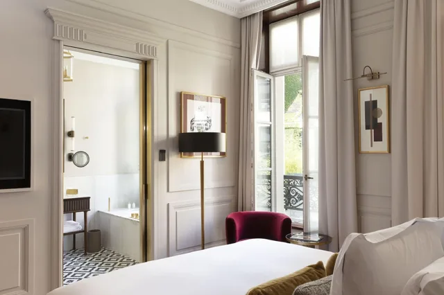 غرفة تنفيذية، Les Jardins du Faubourg 2/5