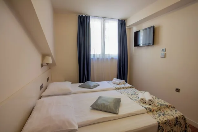 غرفة بسريرين منفصلين بإطلالة على المتنزه، Hotel Pleter 3/8