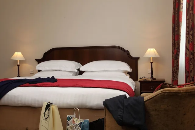 غرفة قياسية بسرير مزدوج، Macdonald New Blossoms Hotel 3/6