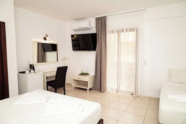 غرفة سوبيريور بسرير مزدوج مع أريكة، ST. CONSTANTIN SEA HOTEL AND SPA RESORT 10/10