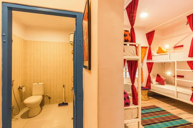سكن مشترك مختلط بستة أسرّة، goSTOPS Jaipur - Hostel 3/3