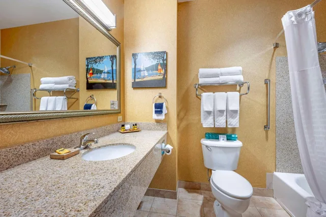 جناح بسرير كينج بحوض استحمام لذوي الإعاقة، Best Western Plus Ponderay Mountain Lodge 5/6