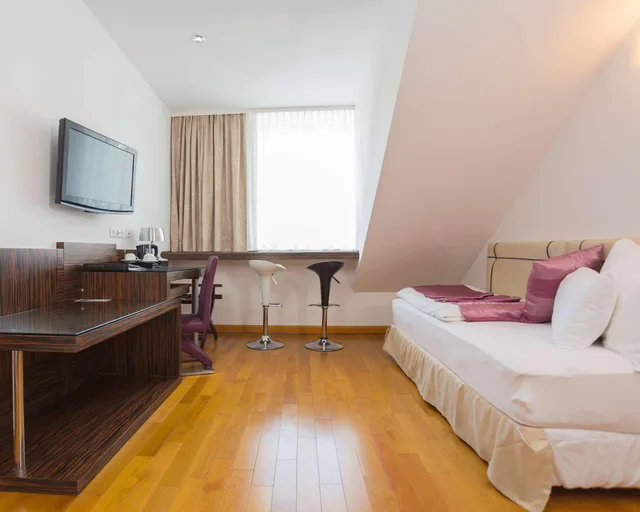 3 Bed Apartment، Best Western Plus Hotel Arcadia 5/10