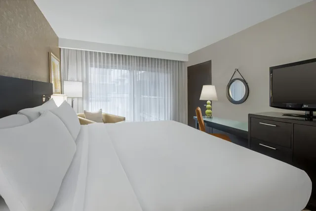 Standard, Crowne Plaza Kitchener Waterloo 2/4