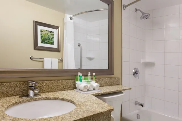 غرفة قياسية بسرير كوين، Holiday Inn Express Suites Fredericton 4/4