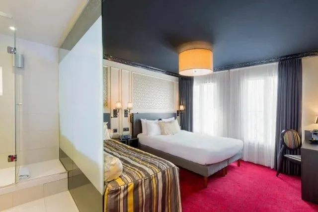 غرفة ثلاثية بسرير مزدوج وسرير فردي، Hotel Le Montmartre Saint Pierre 1/2