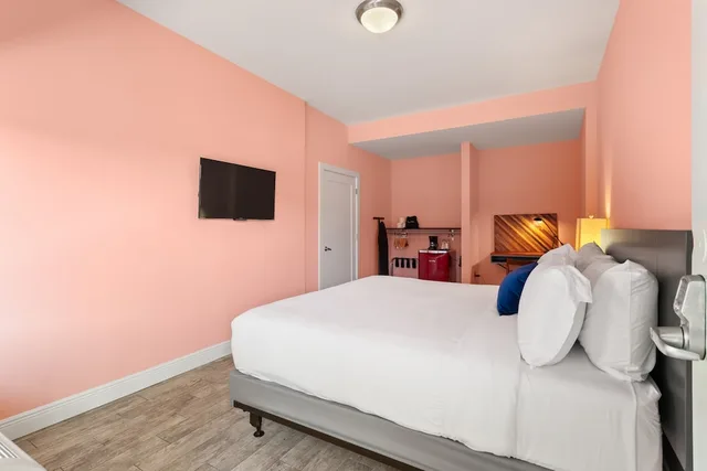 Room, King Bed, Ground Floor, Accessible, The Ben Louie 1/4