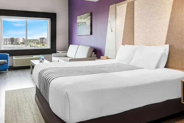 Room, King Bed, Bathtub, VIP Floor, Accessible، Best Western Premier Winnipeg East 1/8