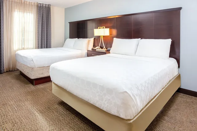 1 Bedroom, Suite, 2 Queen Beds, Sofa, Kitchen, Staybridge Suites Phoenix - Chandler 2/10
