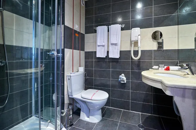 غرفة ديلوكس بسرير مزدوج بإطلالة على البحر بشرفة، Hotel Karolina 6/6