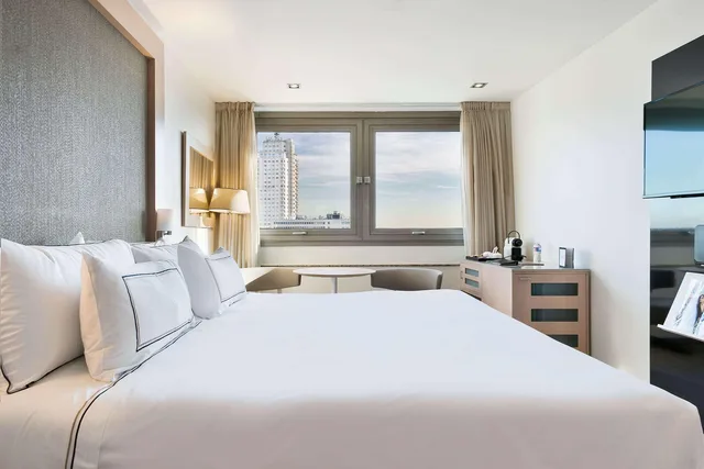 غرفة بسرير مزدوج بإطلالة على المدينة، Melia Madrid Princesa Hotel 1/8