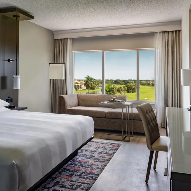 Pure, Wellness, King Bed, Sofa، Fort Lauderdale Marriott Coral Springs Hotel & Convention Center 2/3