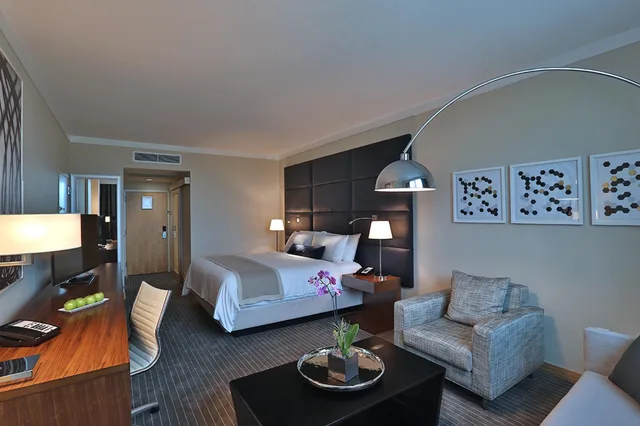 غرفة بزنس بسرير كينج، InterContinental at Doral Miami 4/5