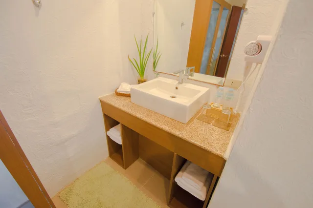 جناح بسريرين كوين، Almont Inland Resort 6/8