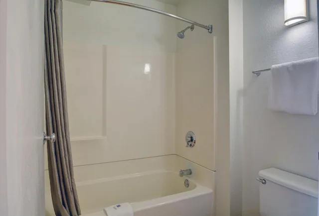 غرفة ديلوكس رباعية للمدخنين، Motel6 Wethersfield, CT - Hartford 9/9