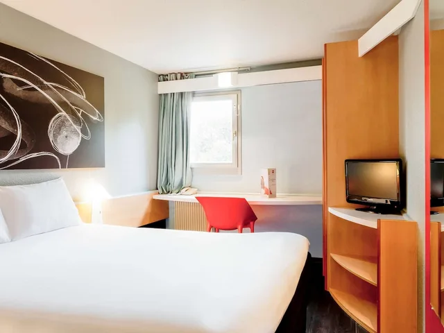 غرفة بسريرين منفصلين، Ibis Lyon Nord 1/10