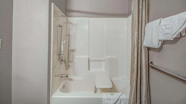 غرفة قياسية بسريرين مزدوجين للمدخنين، Motel6 Humble, TX - Houston International Airport 6/7