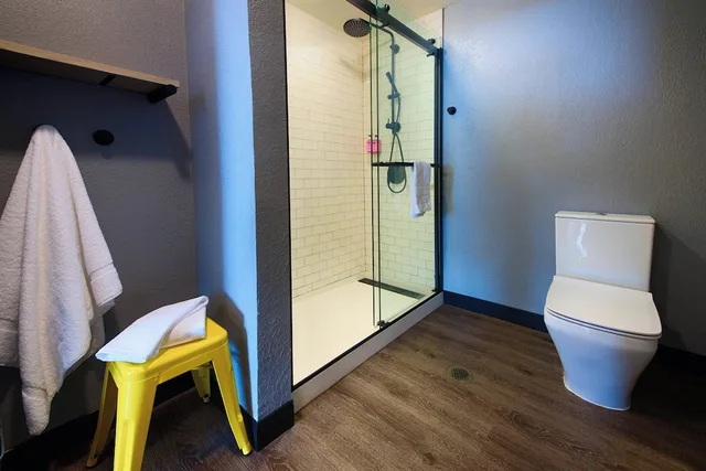 2 Bedrooms, Suite, 2 Queen Beds, Moxy New Orleans Downtown French Quarter Area 3/3