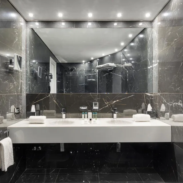 جناح جونيور بشرفة، LHP Napoli Palace and Spa 3/4