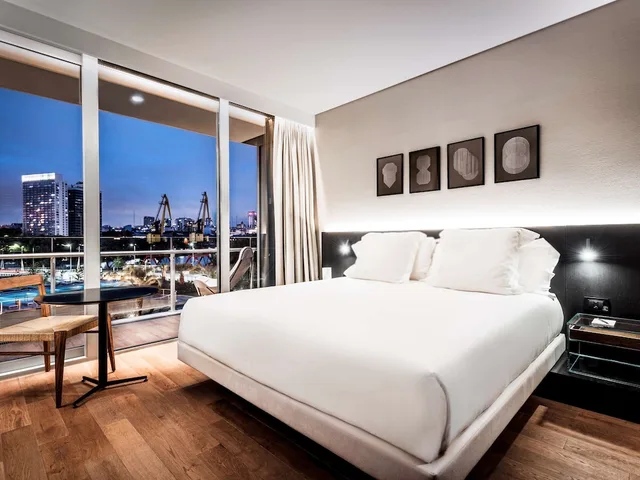 غرفة سوبيريور بسرير كينج بإطلالة على المرفأ، SLS Buenos Aires Puerto Madero 3/4