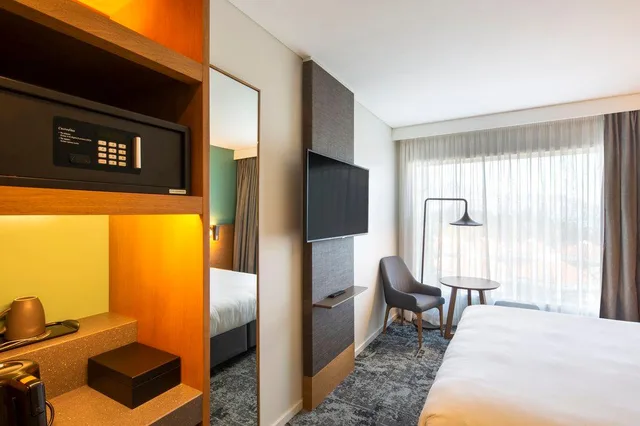 غرفة بسرير كوين، Holiday Inn Express And Suites Queenstown 7/9