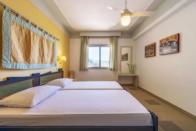 شقة بريميوم بسريرين مزدوجين بإطلالة على البحر بغرفتي نوم مع أريكة، Hapimag Resort Damnoni 1/6