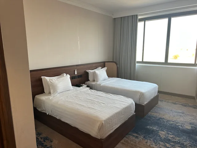 جناح بسرير كينج، فندق جولدن نيو كونتيننتال EX: فندق الحياة جدة كونتيننتال(Al Hyatt Jeddah Continental Hotel) 1/4