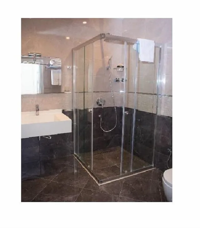 غرفة سوبيريور بسرير كينج، Theatrum Hotel Baku 8/8