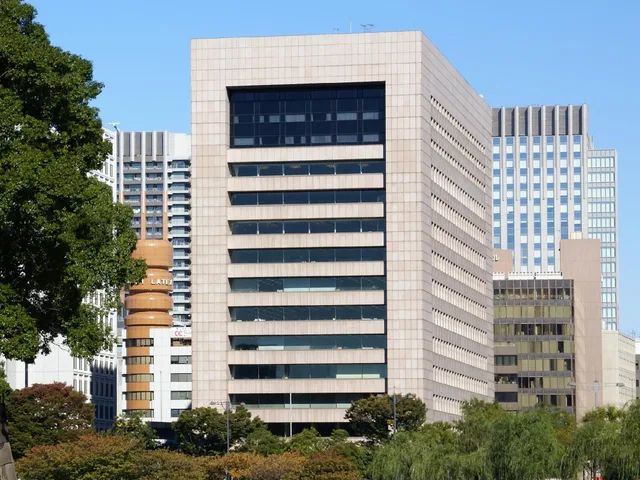 Imperial, Palace, Standard, Twin Beds, Palace View, Side, Night View، KKR Hotel Tokyo 1/1