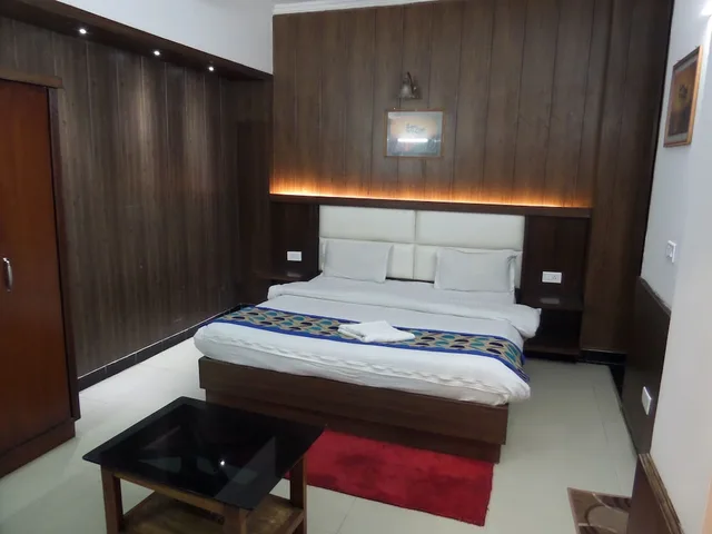 غرفة فاخرة بسرير مزدوج، HOTEL DOON REGENCY 2/4