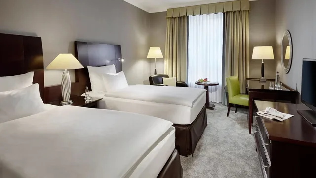غرفة قياسية بسريرين منفصلين، Lindner Hotel City Plaza Formerly Renaissance Cologne Hotel 1/3