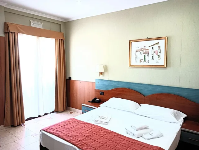غرفة بسرير كوين بشرفة، Hotel Riviera Fiumicino 4/9