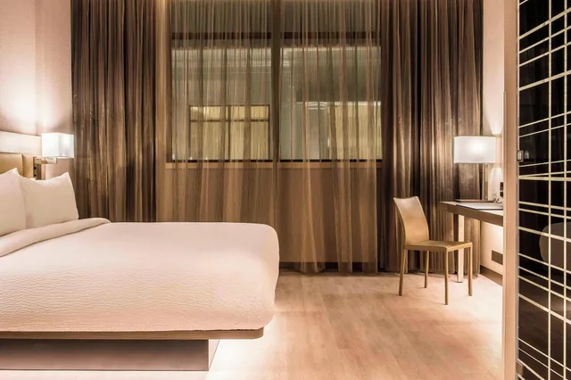 غرفة ديلوكس بسرير كينج، AC HOTEL BY MARRIOTT GUATEMALA CITY 1/6