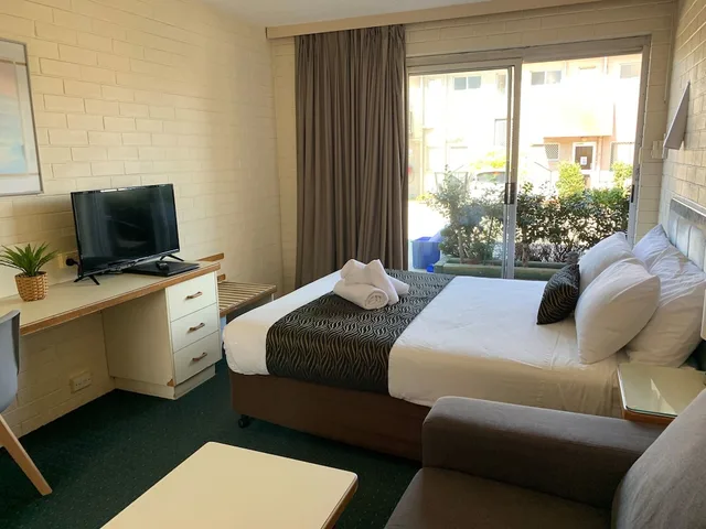 غرفة قياسية بسرير مزدوج، Crest Motor Inn 4/6