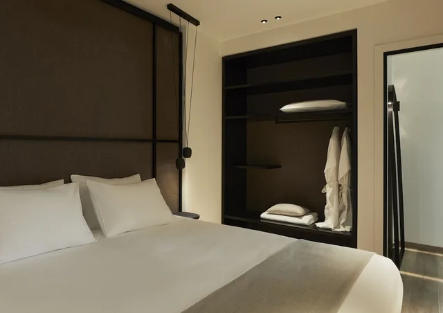 Junior Suite, King Bed, Acropolis View, Sofa، Woo Suites 2/4