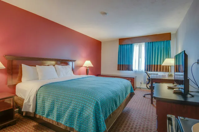 غرفة بسرير كينج، Americas Best Value Inn Hayward 1/5
