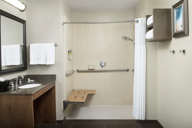 جناح بغرفة نوم واحدة بمطبخ لذوي الإعاقة، Staybridge Suites Greenville I-85 Woodruff Road 2/4