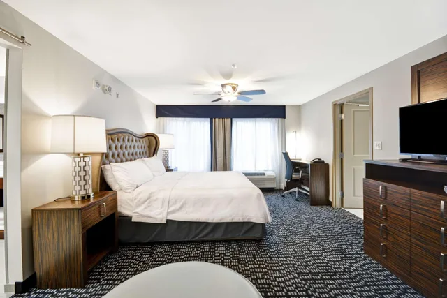 جناح بسرير كينج بغرفة نوم واحدة مع أريكة، Homewood Suites By Hilton Birmingham Downtown Near Uab 2/6