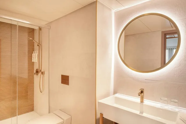 غرفة سوبيريور بسريرين منفصلين في المبنى الرئيسي، Zurich Marriott Hotel 6/8