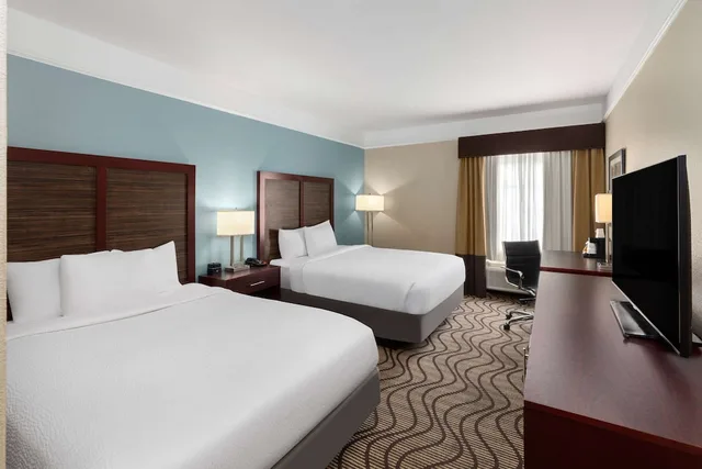 غرفة بسريرين كوين، La Quinta Inn & Suites by Wyndham Houma 5/8