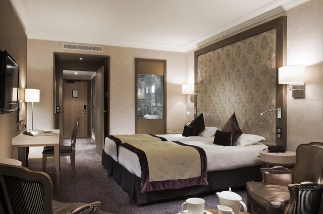 غرفة بريستيج بسريرين منفصلين بإطلالة على البحر، Le Grand Hotel Des Thermes 2/3