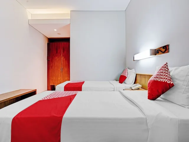 Deluxe, Twin Beds, Collection O Riau Near Trans Studio Bandung Formerly Hotel Montameri 1/7