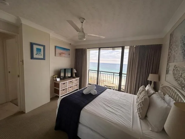 2 Bedrooms, Deluxe, Apartment, Queen and Twin Beds, Beach Front، ROYAL PALM RESORT 3/10