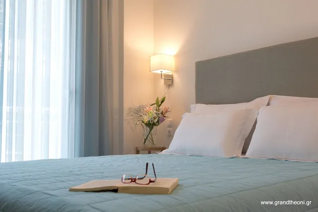 Room, Double Bed, Sea Side، Grand Theoni Hotel Suites And Spa 1/5