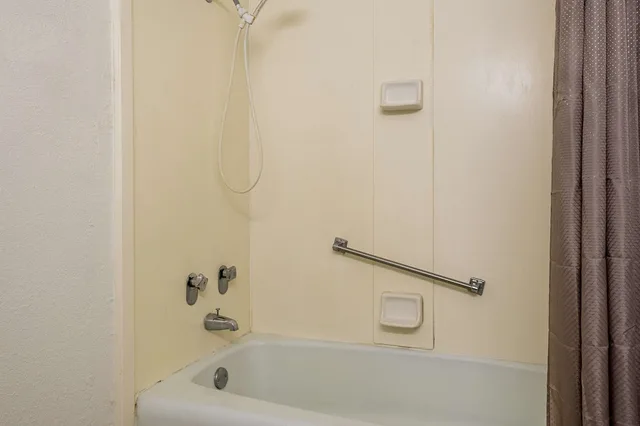 غرفة ديلوكس بسرير كينج لذوي الإعاقة، Motel6 Natchitoches, LA 8/10