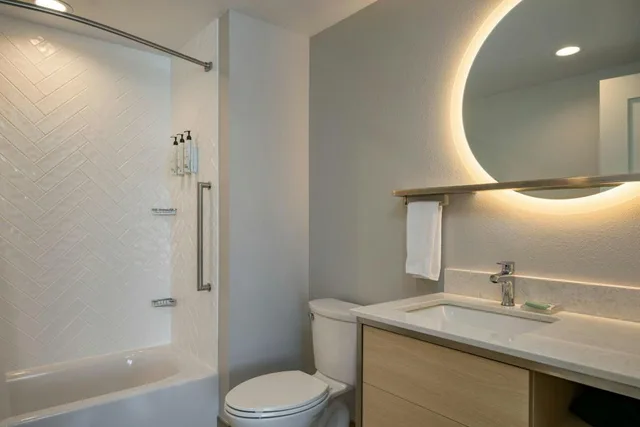استوديو بسرير كوين مع أريكة، Quality Inn and Suites Miramar Beach 3/6