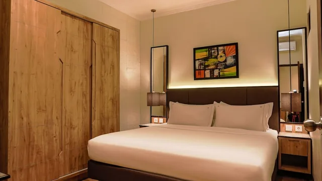 2 Bedrooms, Sunshine, Pavilion, 1 King and 1 Single Beds، Grand Sunshine Resort and Convention 5/10