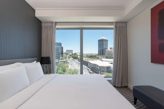 Sandton, Superior, King Bed, City View، Radisson Blu Gautrain 1/10