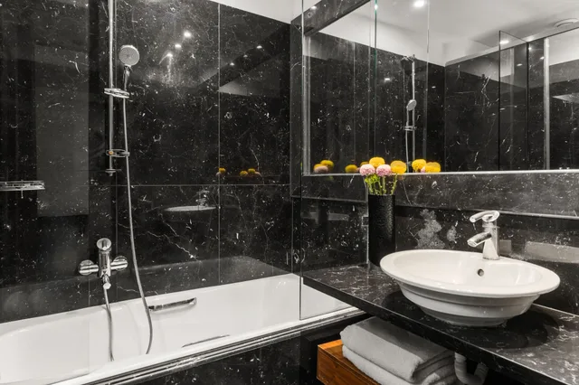 جناح جونيور، Athenaeum Eridanus Luxury Hotel 3/4